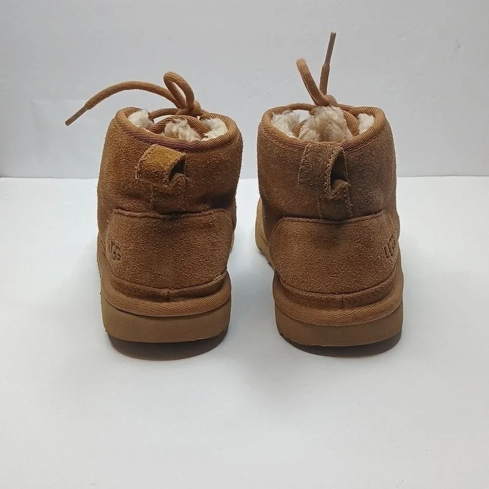UGG Neumel Chukka Boots Kids Size 4 Chestnut Brown Suede Lace Up 1017320K‎